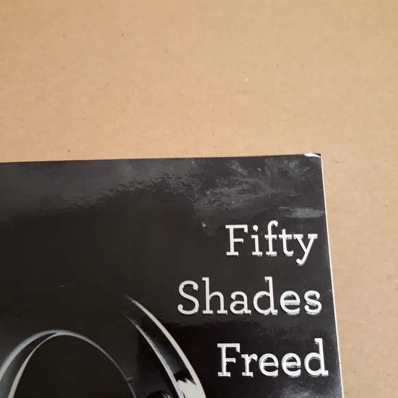 Lot of 3 E.L. James Fifty Shades of Grey Softcover - Picture 7 of 8